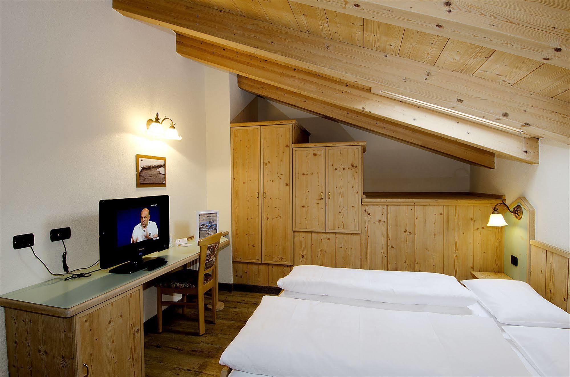 Hotel Daniela Ливиньо Экстерьер фото