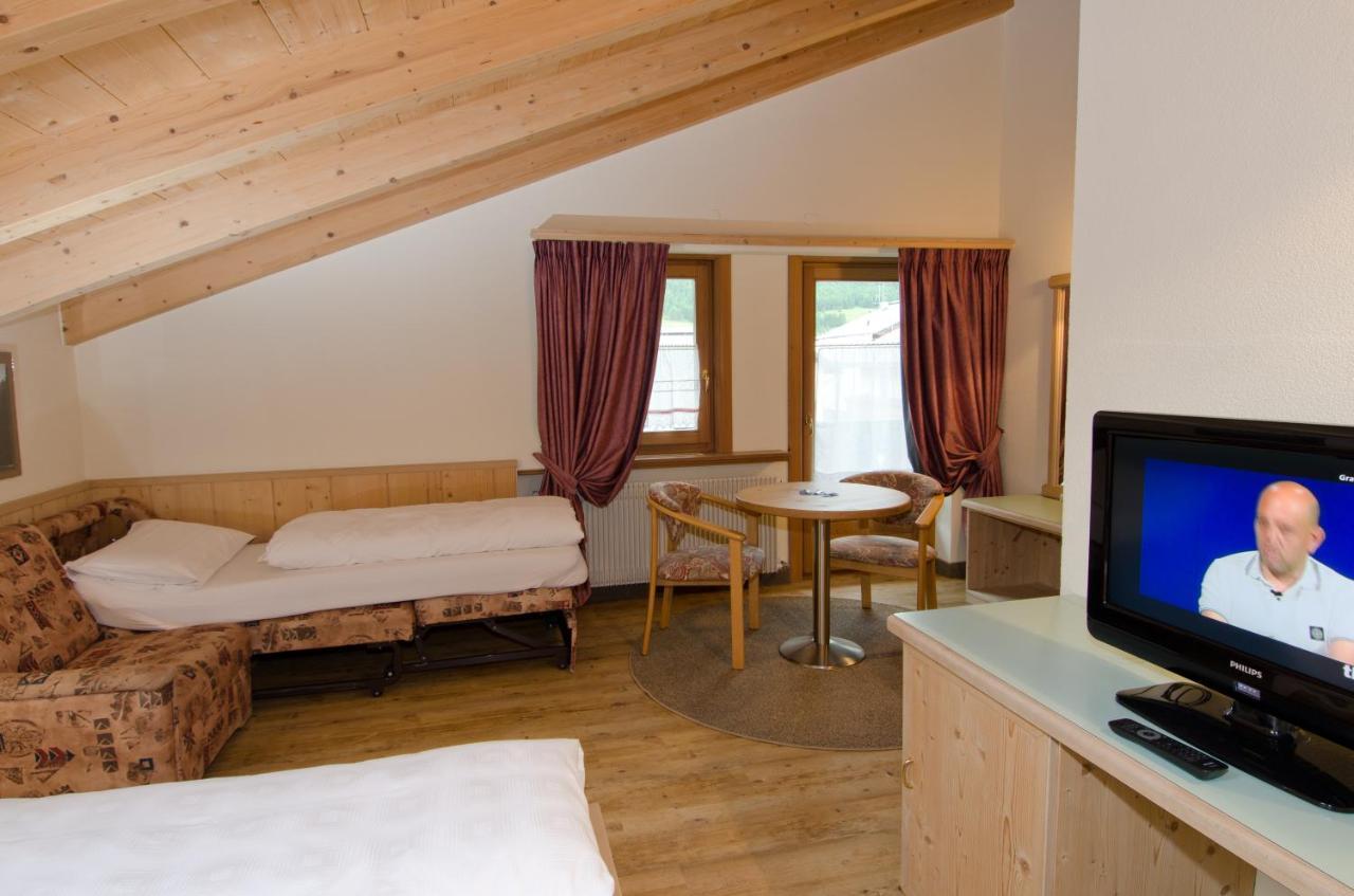 Hotel Daniela Ливиньо Экстерьер фото